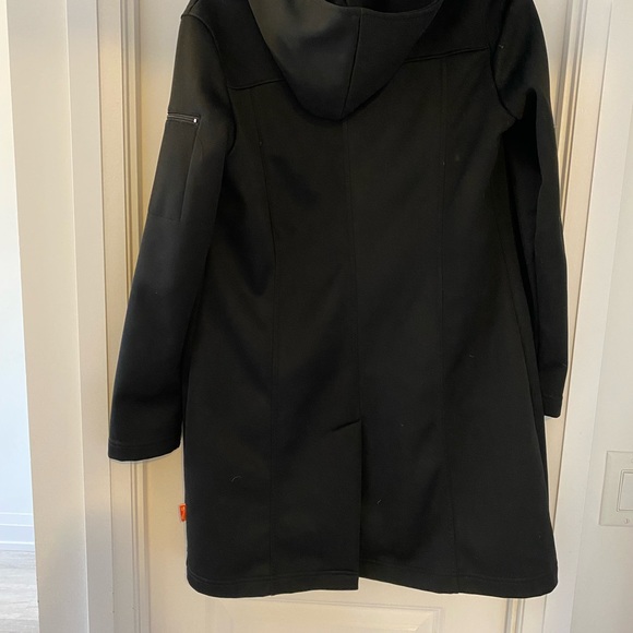 Waterproof Coat. - Picture 5 of 11